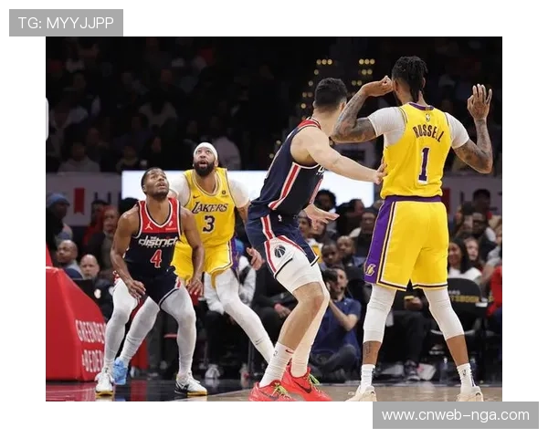 湖人主场迎战太阳,詹姆斯复出助阵冲击八连胜