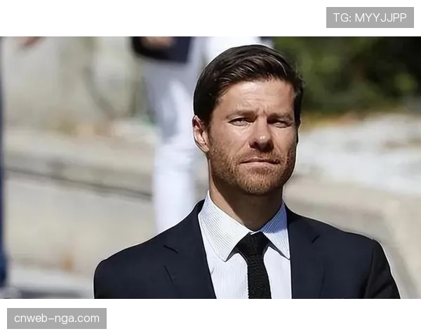 独家专访勒沃库森主帅阿隆索:谈三线作战的轮换哲学